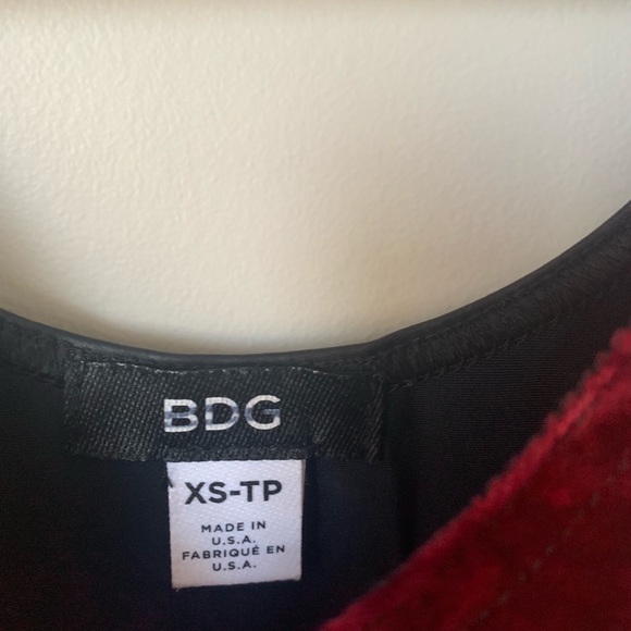 UO / BDG / VELVET CROPPED TANK TOP - Picture 5 of 6